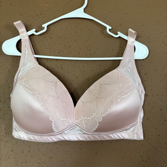 Gloria Vanderbilt Other - Gloria Vanderbilt Women Pink Satin Lace Trim Wire-Free Padded Bra 40D